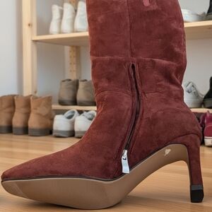 Women's Tall Suede Boot in Burgundy - Unbranded SIZE 7